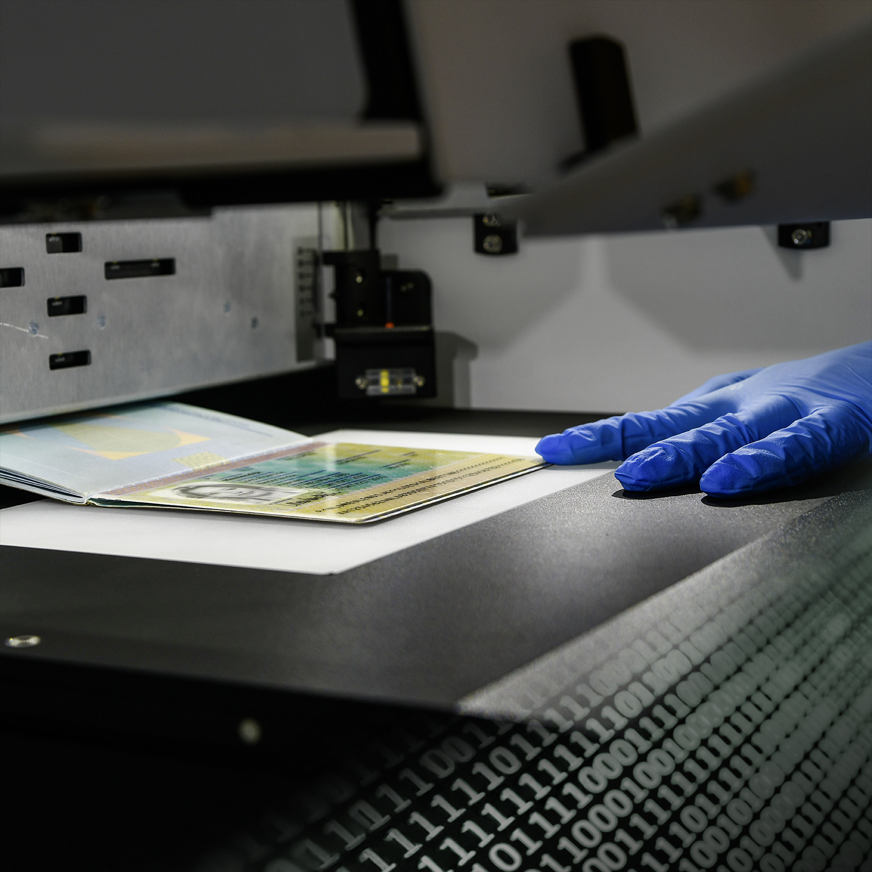 Polish Border Guard Completes Specialist Document Examination Training with VSC Technology